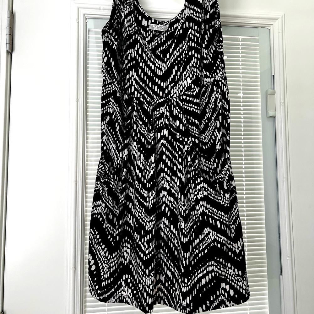 Black and White Bubble Dress with Pockets